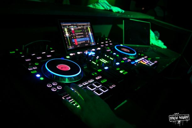 DJ-stock-photo